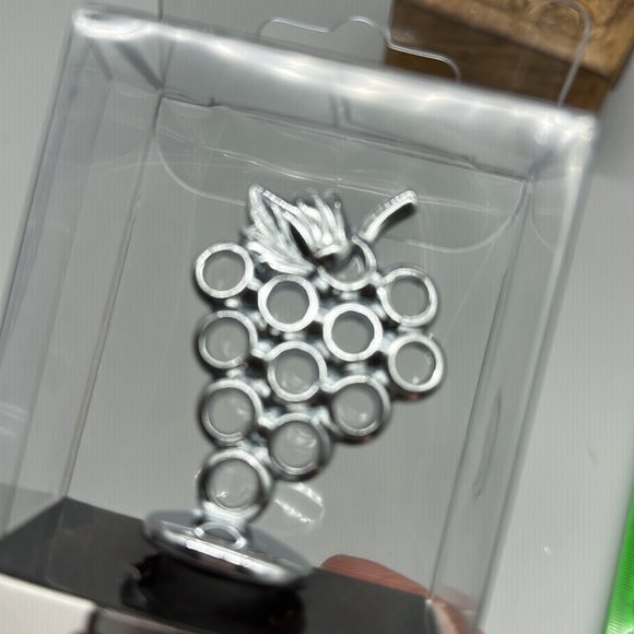 Prodyne metal bottle stopper NWT - Picture 2 of 7